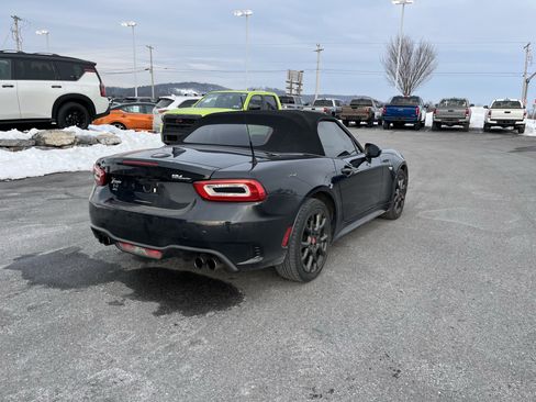 Used 2017 FIAT 124 Spider Abarth image 2