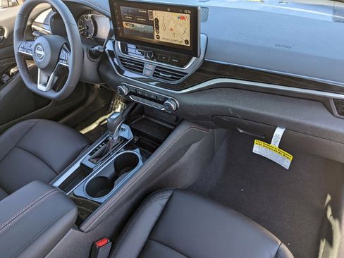 New 2025 Nissan Altima 2.5 SR image 31