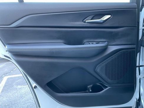 Used 2023 Jeep Grand Cherokee L Altitude image 25