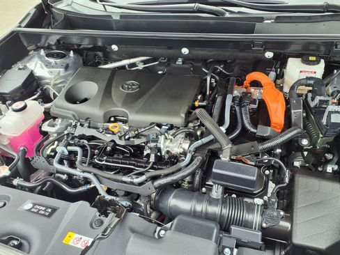 Certified 2024 Toyota RAV4 LE AWD/4WD image 9