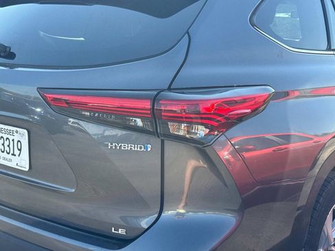 Used 2020 Toyota Highlander LE image 12