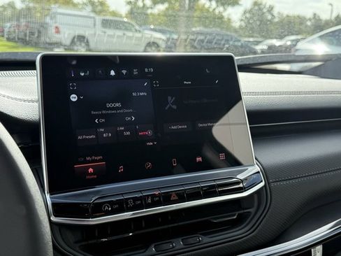 New 2026 Jeep Compass Latitude image 16