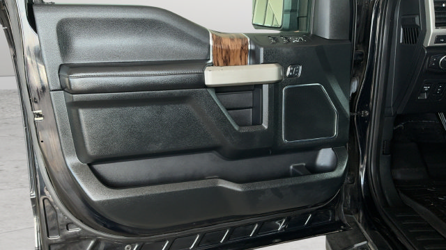 Used 2018 Ford F150 Lariat w/ Equipment Group 502A Luxury AWD/4WD image 19