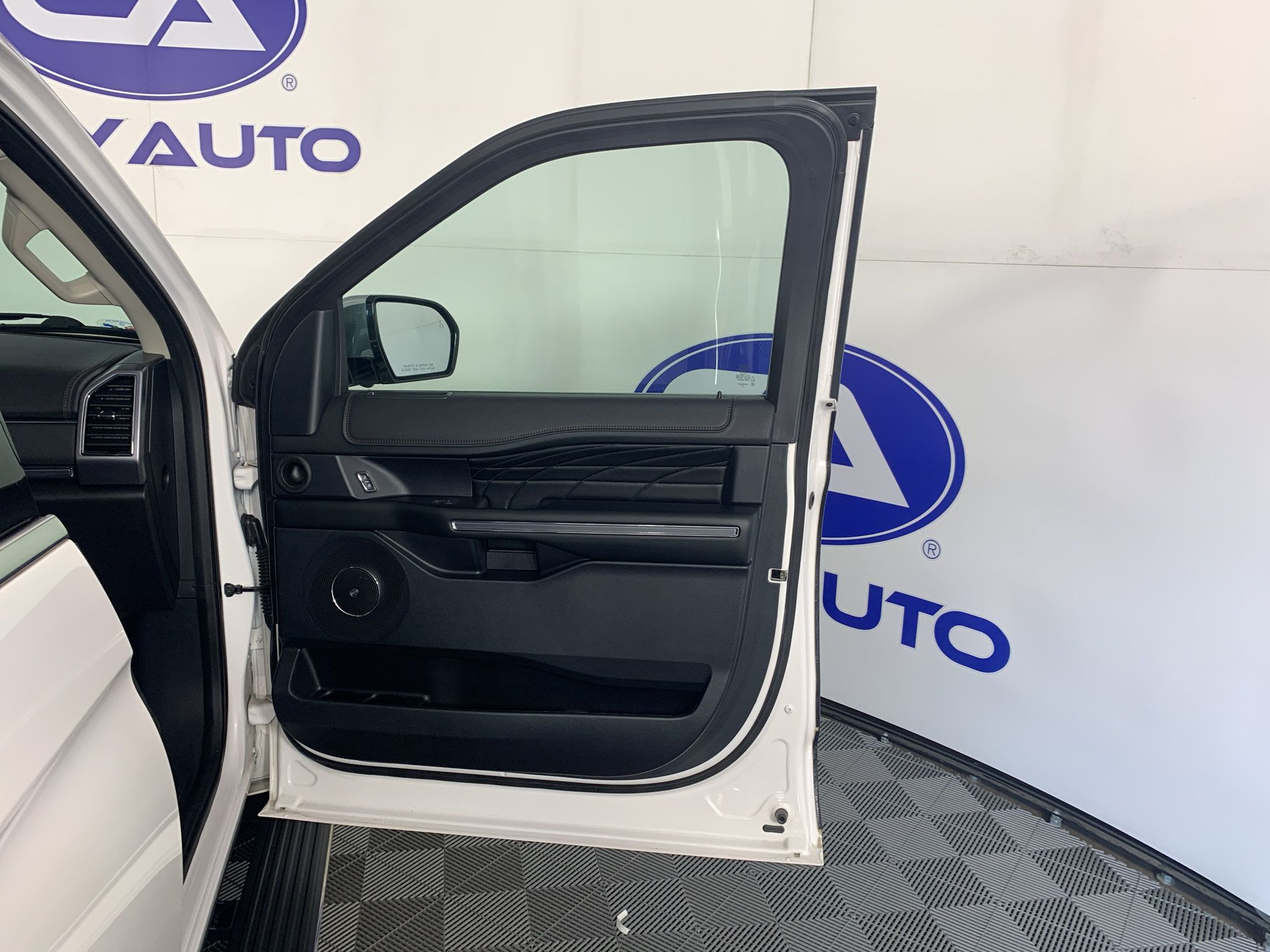 Used 2019 Ford Expedition Platinum AWD/4WD image 37