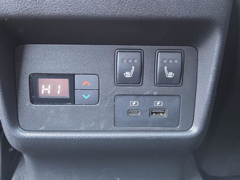 Used 2022 Nissan Rogue Platinum w/ Head-Up Display Package image 26