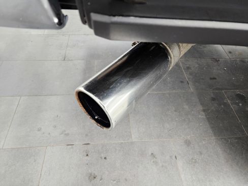 Used 2022 Ford F250 Lariat w/ Tremor Off-Road Package image 32