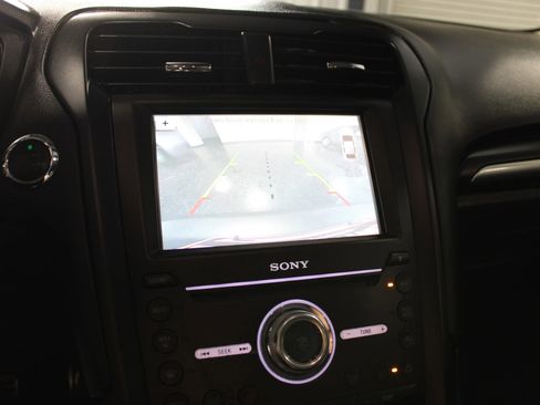 Used 2017 Ford Fusion Energi Titanium FWD image 19