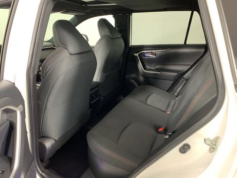 Used 2023 Toyota RAV4 SE image 27