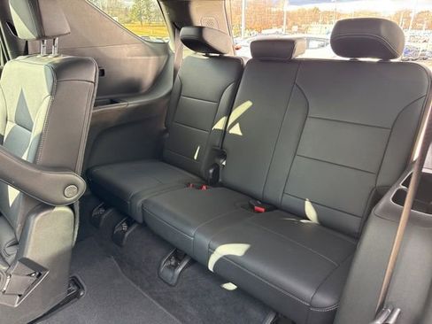Used 2025 Chevrolet Traverse LT image 27