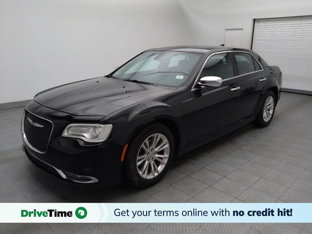 Used 2017 Chrysler 300 C RWD image 1