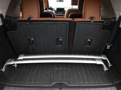 Used 2023 Nissan Pathfinder Platinum image 29