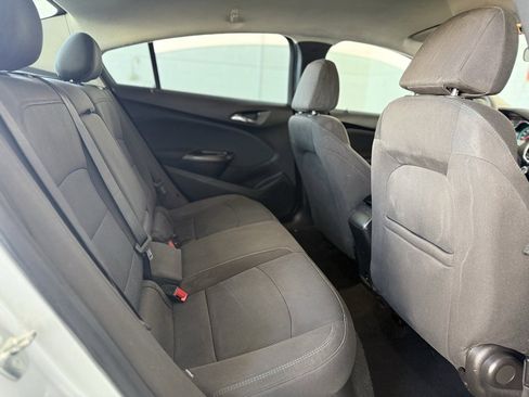 Used 2018 Chevrolet Cruze LT image 17