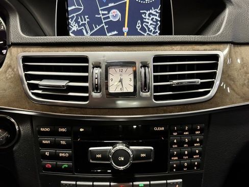 Used 2014 Mercedes-Benz E 250 BlueTEC 4MATIC Sedan image 18