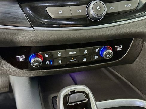 Used 2018 Buick Enclave Premium w/ Experience Buick Package image 19