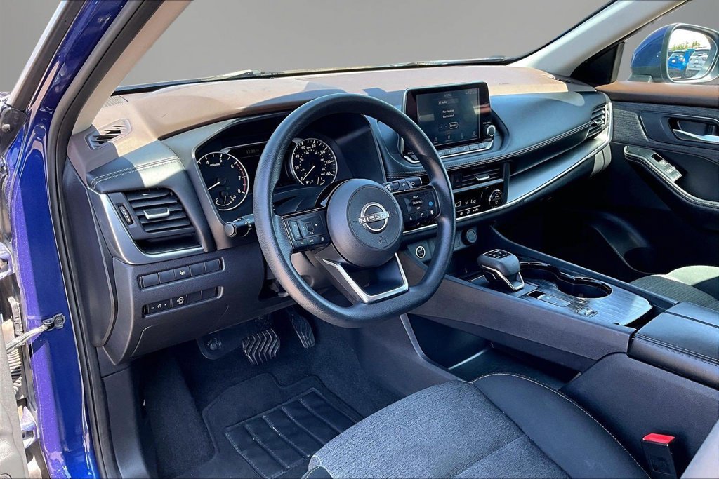 Used 2023 Nissan Rogue SV FWD image 16