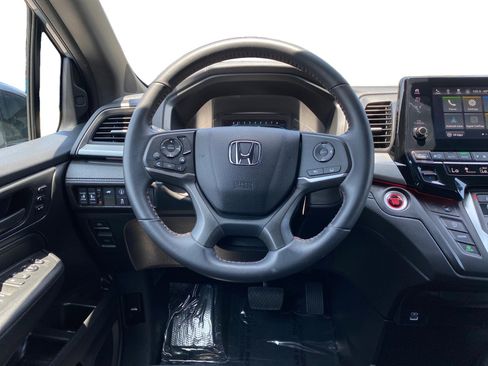Used 2024 Honda Odyssey Sport image 12