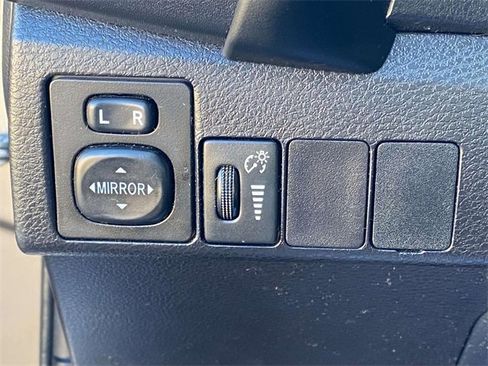 Used 2018 Toyota Corolla LE image 17