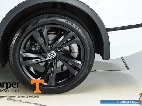 Used 2023 Volkswagen Tiguan SE R-Line AWD/4WD image 6