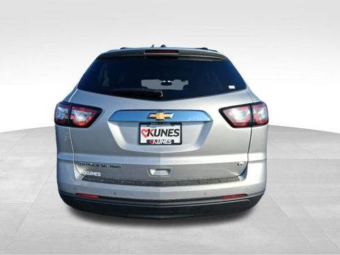 Used 2017 Chevrolet Traverse LT image 9