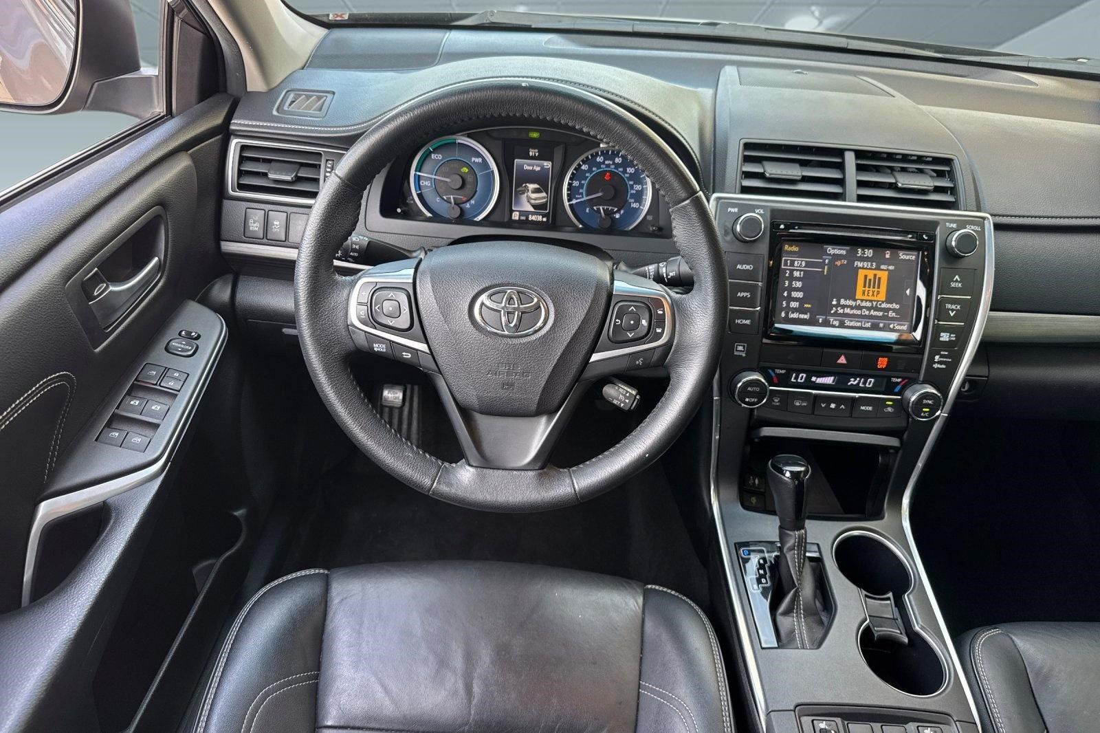 Used 2015 Toyota Camry XLE w/ Moonroof Package FWD image 29