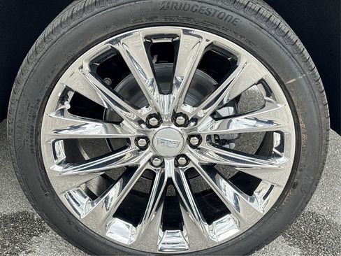 New 2026 Cadillac Escalade Luxury w/ LPO, Radiant Package AWD/4WD image 13