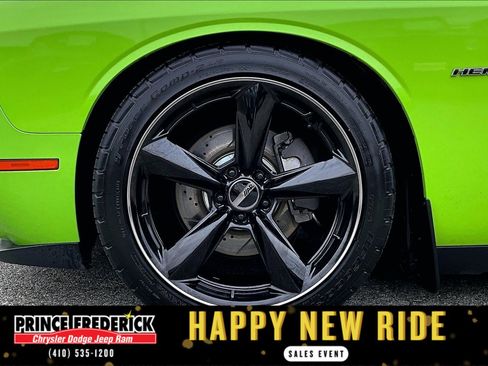 Used 2015 Dodge Challenger R/T w/ Quick Order Package 22B R/T image 8
