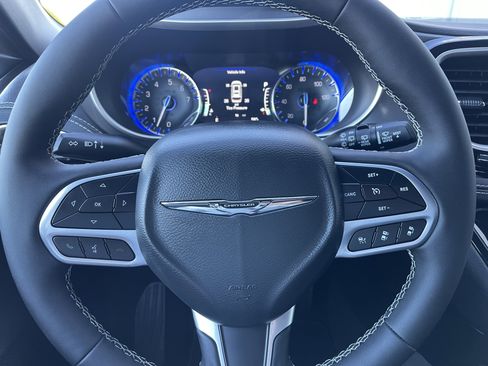 New 2026 Chrysler Pacifica Select image 39