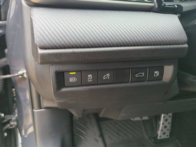 Used 2025 Toyota Camry SE FWD image 14