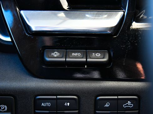 Used 2024 Chevrolet Silverado 1500 LTZ AWD/4WD image 43