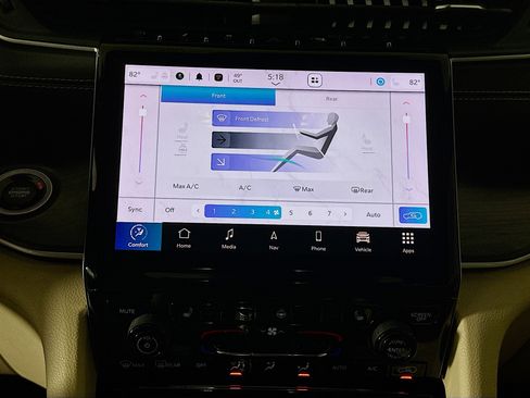 Used 2023 Jeep Grand Cherokee L Limited w/ Black Appearance Package image 24