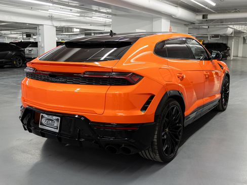 Used 2025 Lamborghini Urus SE image 9