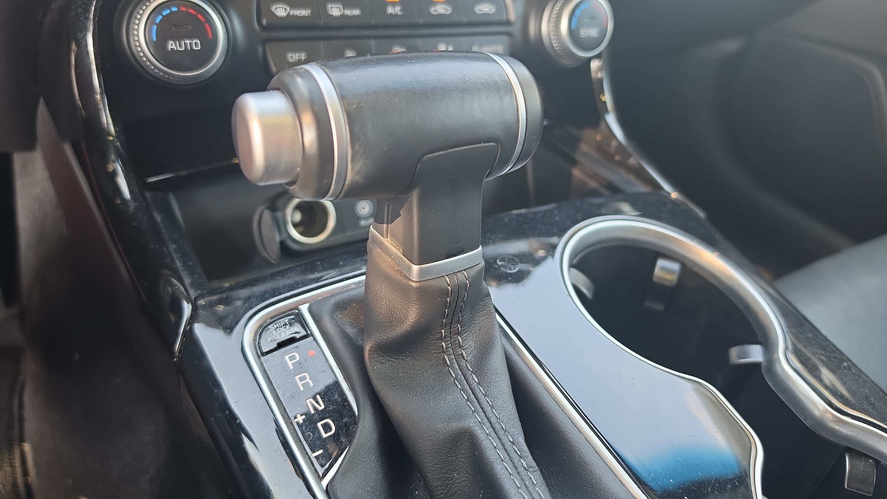 Used 2019 Kia Stinger RWD image 18