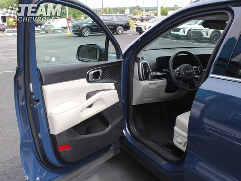 Used 2025 Kia Sorento EX FWD image 10