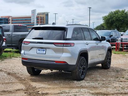 New 2026 Jeep Grand Cherokee Altitude