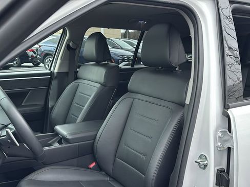 Used 2025 Hyundai Santa Fe Limited image 10