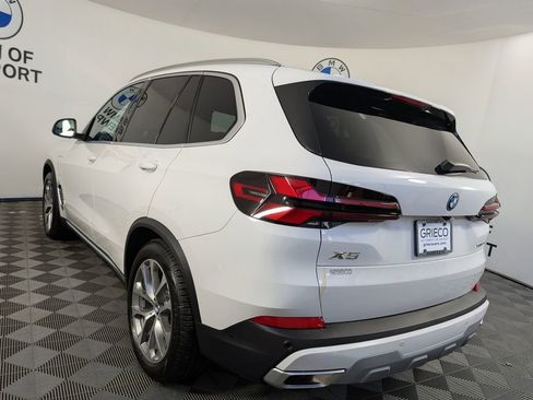 New 2026 BMW X5 xDrive50e w/ Premium Package AWD/4WD image 8
