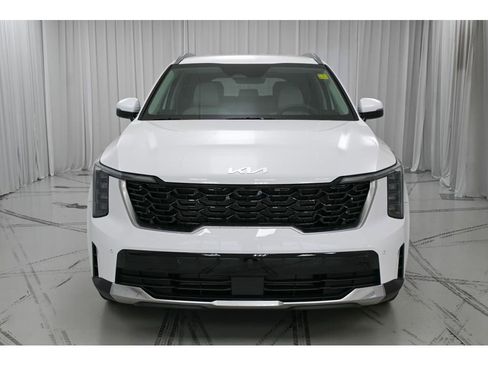 New 2026 Kia Sorento S image 3