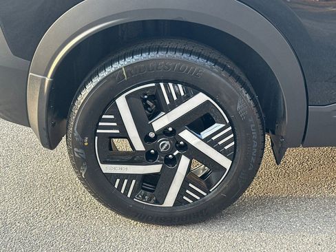 New 2026 Nissan Kicks SV FWD image 17