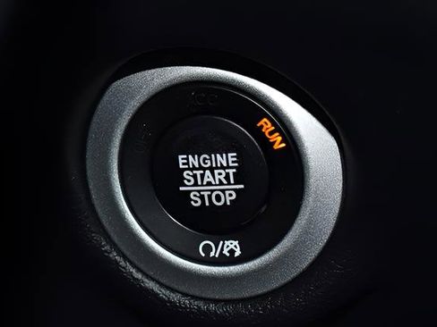 Used 2025 Chrysler Pacifica Select FWD image 22