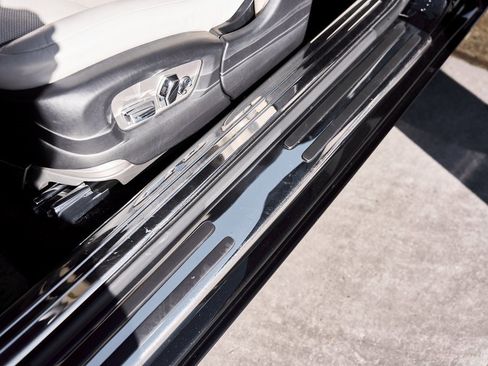 Used 2015 Rolls-Royce Wraith image 33