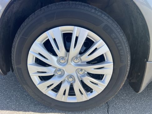 Used 2019 Nissan Versa S Plus image 9