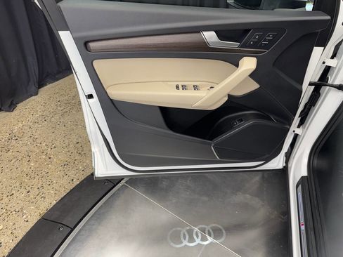 Used 2024 Audi Q5 2.0T Premium w/ Convenience Package AWD/4WD image 15