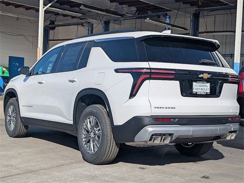 New 2026 Chevrolet Traverse LT image 10