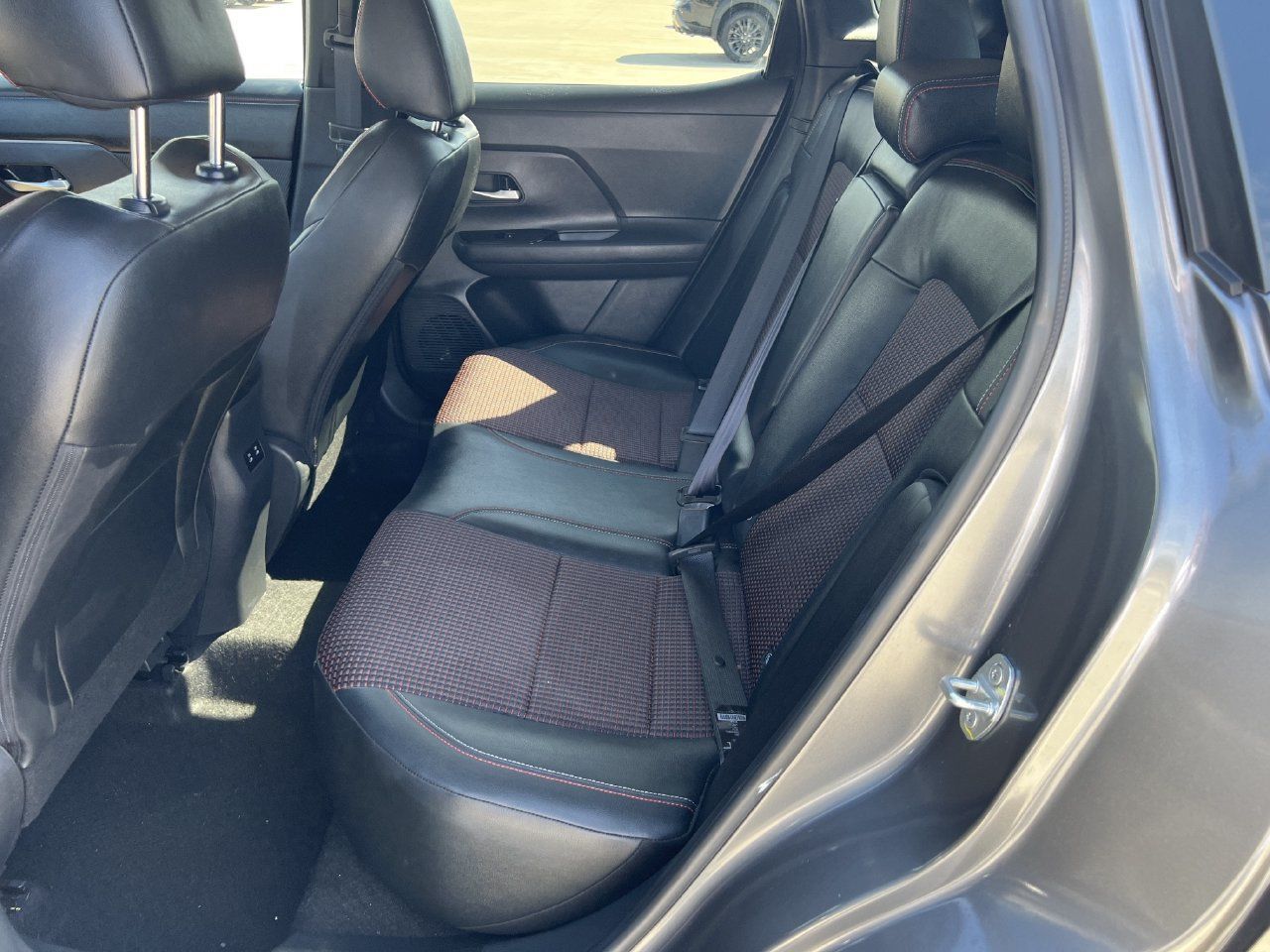 Used 2026 Nissan Kicks SR FWD image 9
