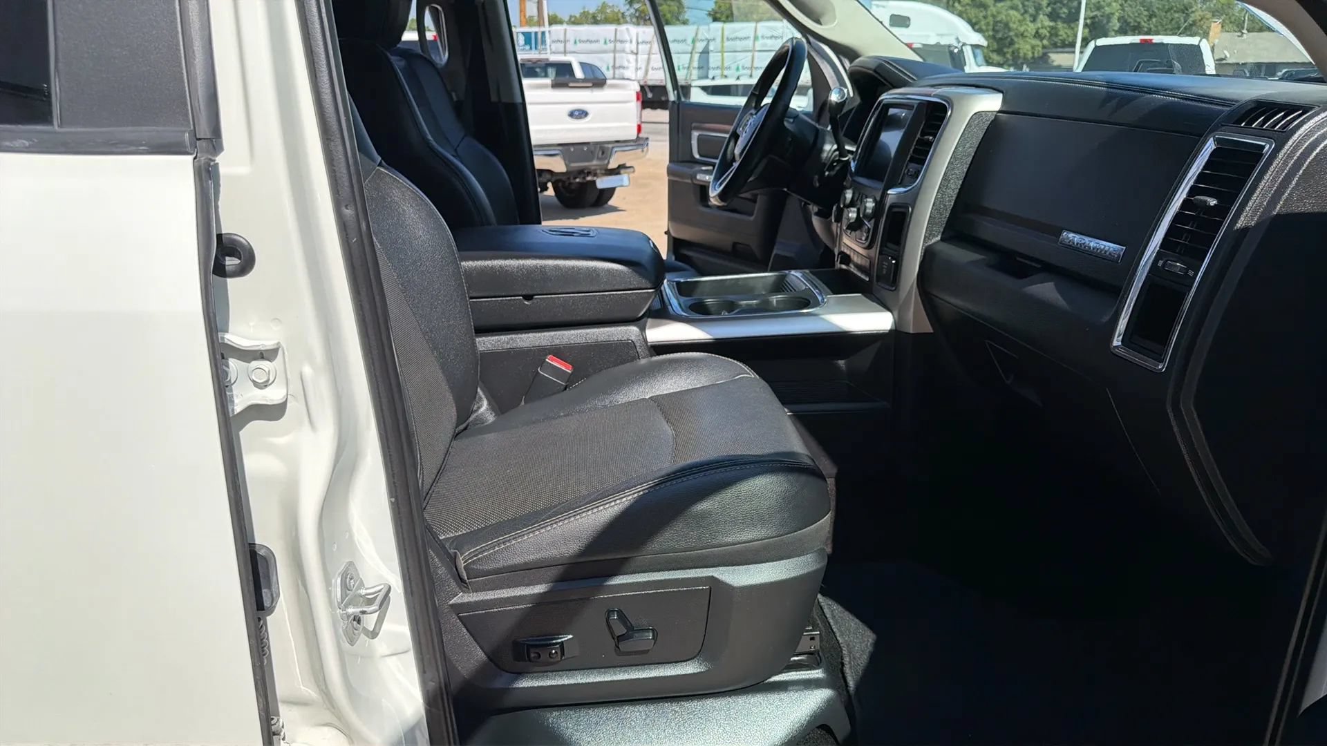 Used 2016 RAM 3500 Laramie w/ Protection Group AWD/4WD image 14