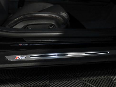 Used 2014 Audi R8 V8 image 28