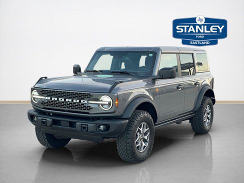 Used 2025 Ford Bronco Badlands AWD/4WD image 3