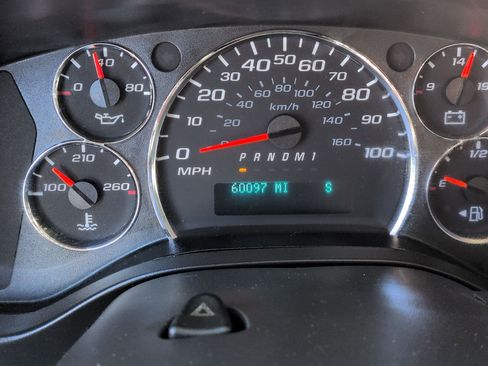 Used 2017 Chevrolet Express 2500 LS image 22