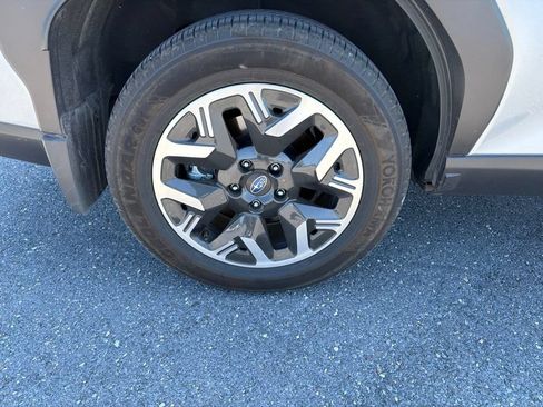 Certified 2025 Subaru Forester Premium AWD/4WD image 9