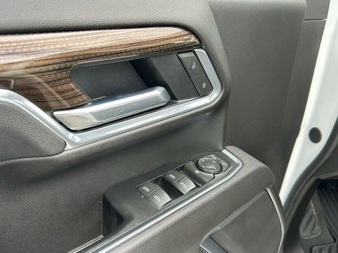 Used 2025 Chevrolet Silverado 2500 LT w/ Convenience Package image 32